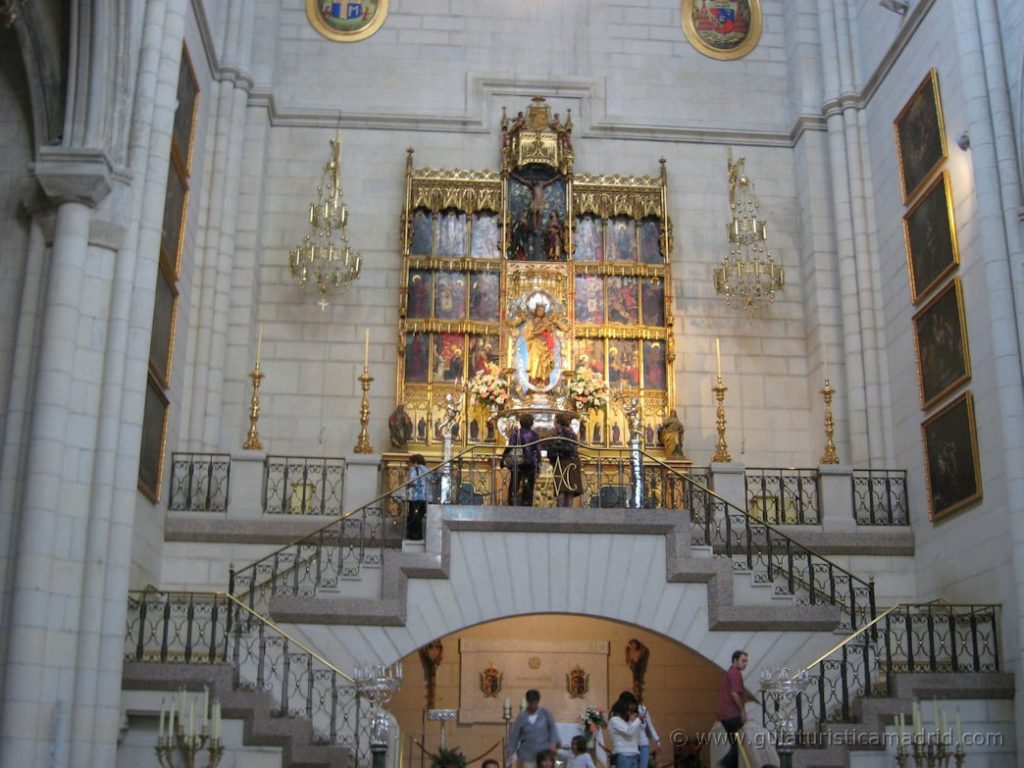 Interior de la Catedral de la Almudena