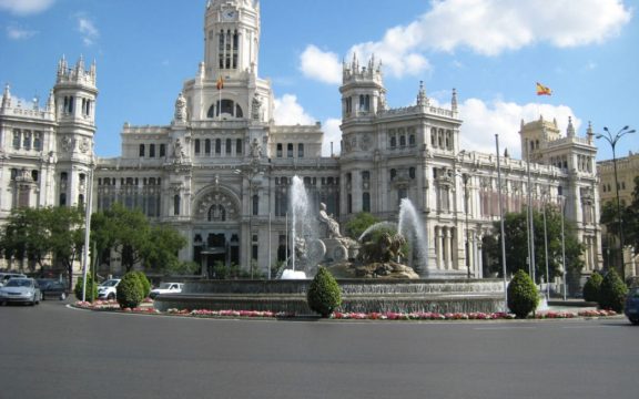 Plaza de Cibeles y Ayuntamiento de Madrid