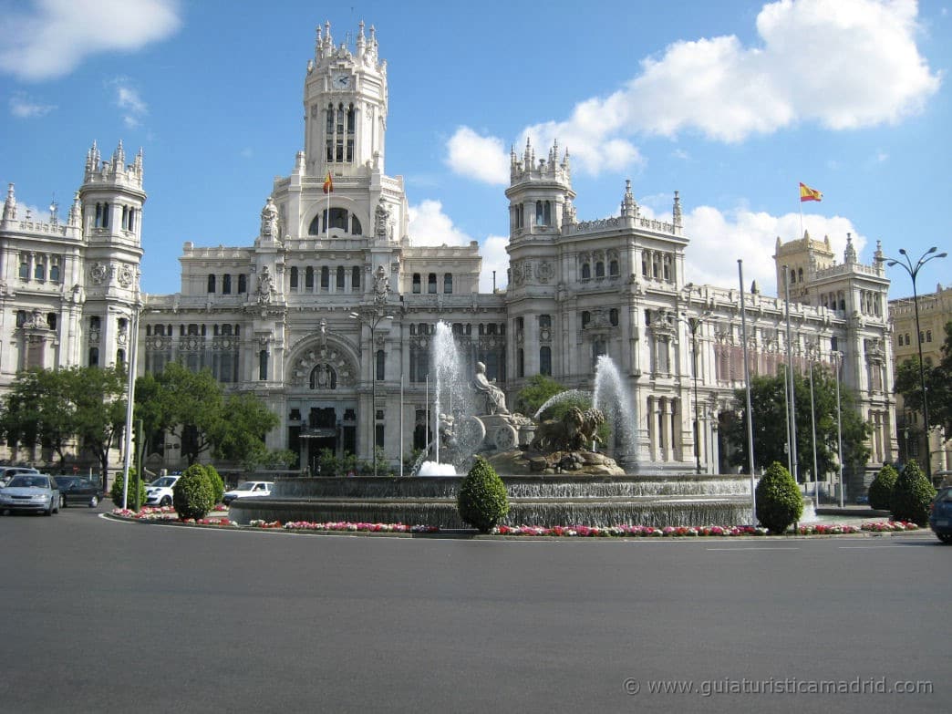 Plaza de Cibeles y Ayuntamiento de Madrid